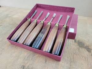 lot 112 image: Set of Crown Tools Wood Carving Tools in Box