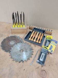 lot 115 image: Set of Small Assorted Files Carpentry Files - Made in England  Power Grip Wood Carving Tool Kit