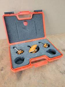 lot 131 image: CMT Router Bit Set 12 Shank - Includes 890-504 and (2)  891-501