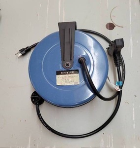 lot 146 image: Rockler 30 123 Heavy Duty Retractable Cord Reel