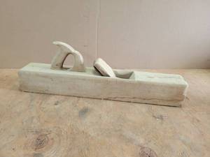 lot 147 image: Antique Block Wood Plane - About 22 Long