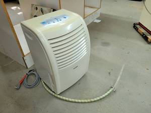lot 172 image: HAIER Dehumidifier - NO SHIPPING