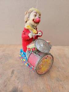 lot 190 image: Antique ALPS Japan CRASSTAN MELODY BAND Tin Toy