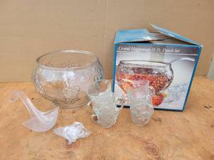 lot 203 image: Crystal Happenings Punch Bowl Set