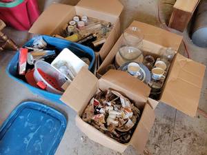 lot 225 image: (4) Boxes of Revere Ware Pots & Pans, Dishes, Kitchen, Home Dcor and More - NO SHIPPING