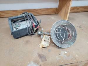 lot 291 image: Schumacher Signature Series 12V 50A Battery Charger & Sunflower Heater