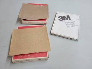 lot 299 image: Large Lot of 9x11 Sandpaper - Includes 80, 100 and 400 Grit