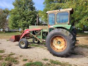 lot 1 image: 1967 OLIVER 1750 Hydra-Power Tractor w Loader - See Video NO SHIPPING
