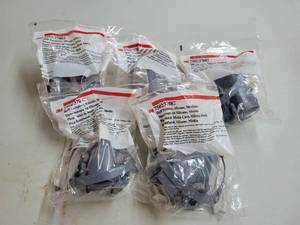 lot 302 image: (5) 3M Model 750237082 Medium Half facepiece Masks