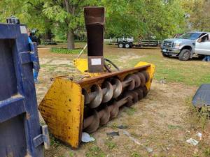 lot 2 image: ERSKINE 8 Dual Auger, 2-Stage 3-Point Rear Snowblower, Hydraulic Chute - Model 960R - NO SHIPPING