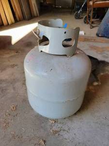 lot 312 image: 20LB Propane Tank - Seems Full - NO SHIPPING