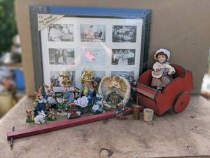 lot 227 image: Gallery Photo Frame, Homemade Wagon, Home Holiday Dcor, and More NO SHIPPING