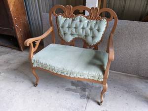 lot 248 image: Vintage Setee - Overall about 36 x 20 x 37 - NO SHIPPING