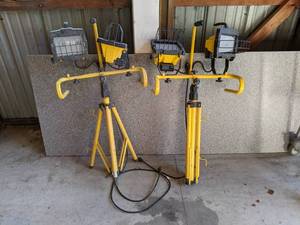 lot 255 image: (2) Halogen Work Lights and Stands - 1 Works and 3 need bulbs - NO SHIPPING