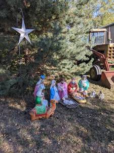 lot 326 image: 14-Piece Light Up Blow Mold Nativity Set (Includes an EXTRA baby Jesus) - NO SHIPPING