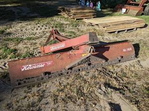 lot 3 image: Kewanee No. 168 8 3-Point Back Blade - NO SHIPPING