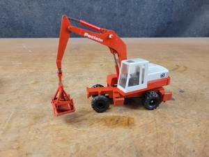lot 1657 image: POCLAIN 90P Hydraulic Excavator w Grab Bucket Diecast Model - 150 Scale - Gescha