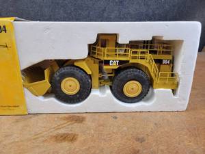 lot 1632 image: Caterpillar 994 Front End Loader Diecast Model - 150 Scale