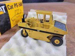 lot 1681 image: Caterpillar PS500 Compactor Diecast Model - 150 Scale - Conrad Model 2741