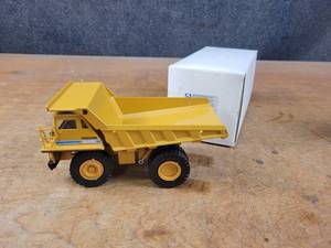 lot 1689 image: Dresser Haulpak Mining Dump Truck Diecast Model - 150 Scale - Conrad Model 2722
