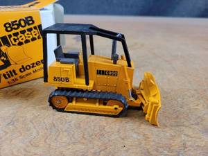 lot 1702 image: Case 850B Track Angle  Tilt Dozer Diecast Model - 135 Scale Model - NZG Model 176