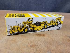 lot 2626 image: Caterpillar 627 Scraper Diecast Model - 150 Scale - NZG Model 127