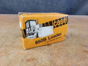 lot 2634 image: Case 850B Track Loader Diecast Model - 135 Scale Model - NZG Model 208