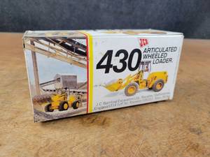 lot 2643 image: JCB 430 Articulated Wheel Loader Diecast Model - 135 Scale - NZG Model 251