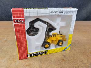 lot 2654 image: Volvo L-160 High Lift Log Grapple Diecast Model - 150 Scale - JOAL Model 237