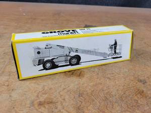 lot 2682 image: GROVE Manlift MZ76 Telescopic Boom Aerial Work Platform Diecast Model - 150 Scale - NZG Model 256