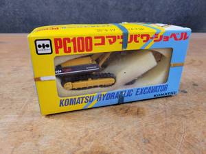 lot 2690 image: Komatsu PC100 Hydraulic Excavator Diecast Model - 148 Scale - Shinsei Model 613