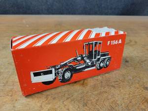 lot 2691 image: O&K F156A Motor Grader Diecast Model - 150 Scale - NZG Model 332