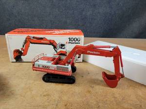 lot 2698 image: Poclain 1000 Hydraulic Excavator Diecast Model - 150 Scale - CEF Made in France - Has Some Damage