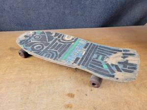 Vintage Skull Skates Skateboard - HACKETT - About 30 Long