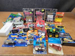 Large Lot of Toy Cars - ERTL, Hot Wheels, Matchbox and More