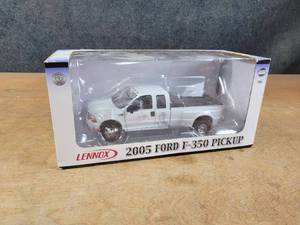 2005 Ford F350 Dually Diecast truck Model Lennox - 125 Scale