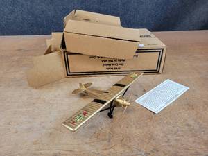 Spirit of St. Louis SUNOCO OIL GOLD Diecast Airplane Model 148 Scale in Box