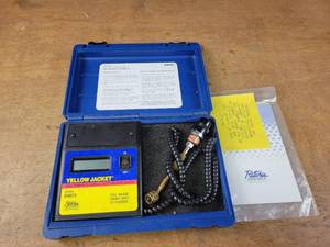 lot 16 image: Yellow Jacket Full Range SuperEVAC LCD Vacuum Gauge - Model 69075