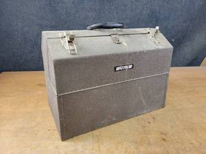 lot 26 image: Vintage Waterloo Toolbox w Tools - About 18 x 10 x 13