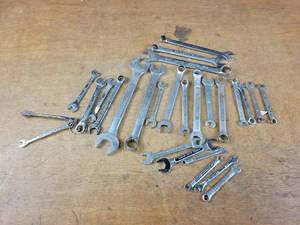 lot 45 image: (27) Assorted Combination Wrenches - Up to 1