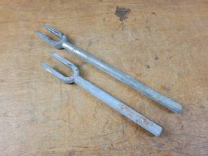 lot 48 image: Pair of Ball Joint Pickle Forks