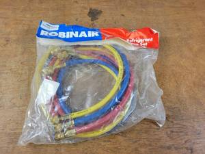 lot 67 image: New ROBINAIRE Premium refrigerant Charging Hose Set 14 x 72 - Part No. 39072A