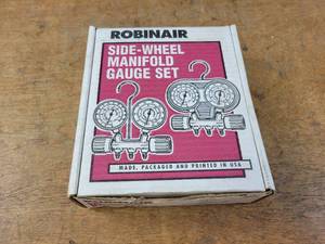 lot 70 image: ROBINAIRE Side Wheel Testing and Charging Manifold Set - Part No. 40152