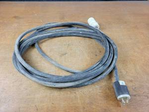 lot 73 image: 25 103 Heavy Duty Extension Cord - Length is Approximate