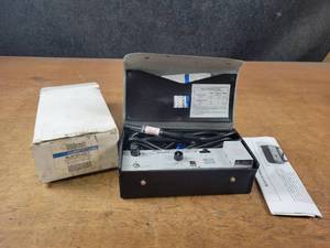 lot 84 image: Johnson Controls Universal Service Leak Detector - Model RLD-H10G
