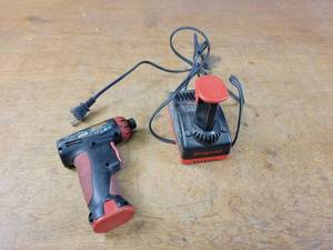 lot 88 image: SNAP-ON Model CTS561CL 14 Cordless Screwdriver - Tested and Works - Includes (2) Batteries, Driver and Charger