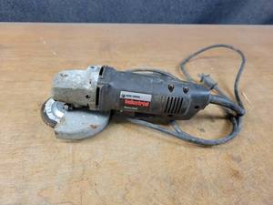 lot 102 image: Black & Decker Industrial 4-12 Angle Grinder Model 2750 - Tested and Works