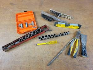 lot 108 image: SNAP-ON 38 Drive metric Sockets, WRIGHT 12 Drive Standard Impact Sockets, SNAP-ON Nut Driver and More