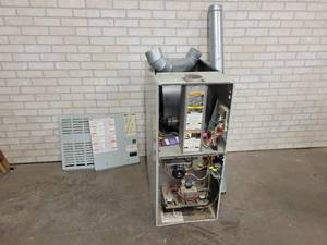 lot 121 image: Carrier 75,000 BTU Furnace - Model 58RAV095-16 - NO SHIPPING
