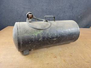 lot 137 image: Portable Air Tank (24 x 10 Diameter) - NO SHIPPING